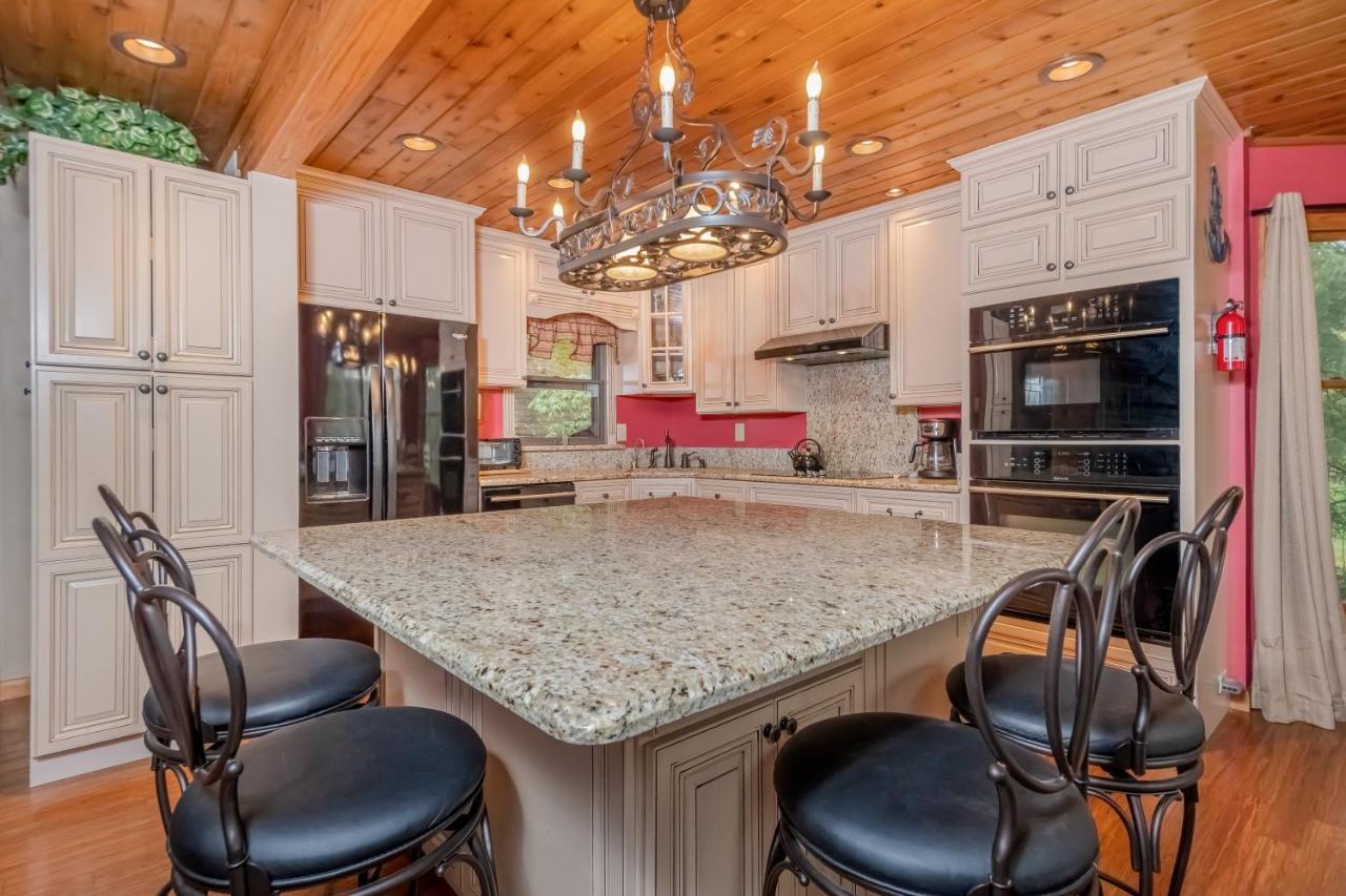 Fernwood Retreat Villa Oakland Bagian luar foto